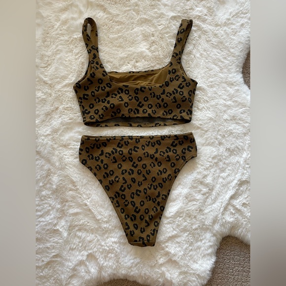 Leopard Print Highwaisted Swimsuit - Picture 2 of 5